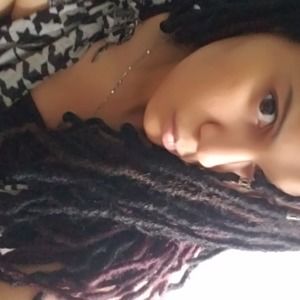 Meet your Posher, Priscila